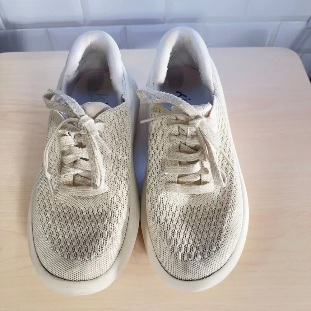 Kizik Sneaker Men's 6 Women's 7.5